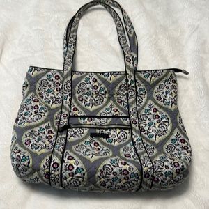Like new- Vera Bradley tote bag in recycled cotton.